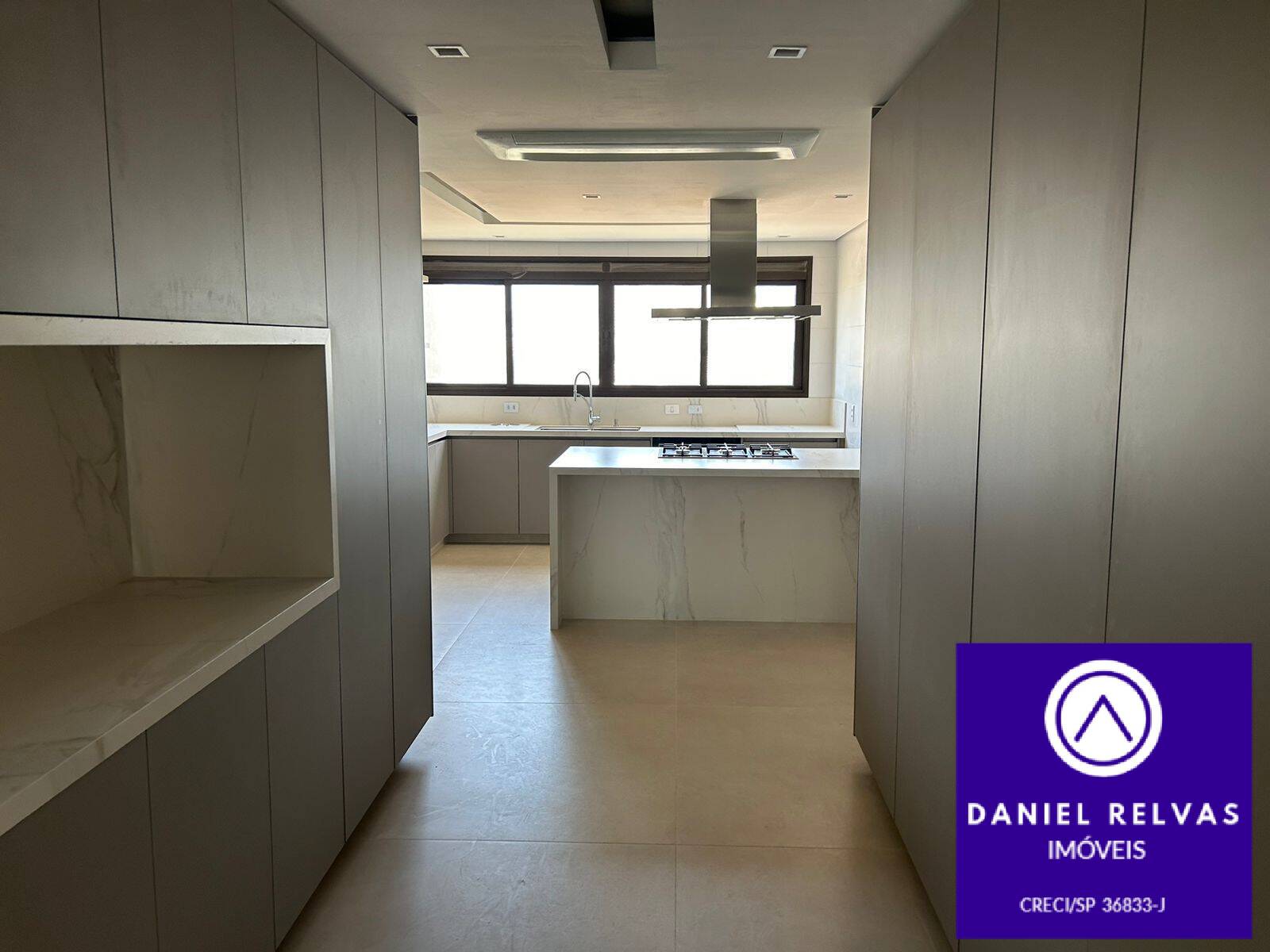 Apartamento à venda com 3 quartos, 412m² - Foto 2