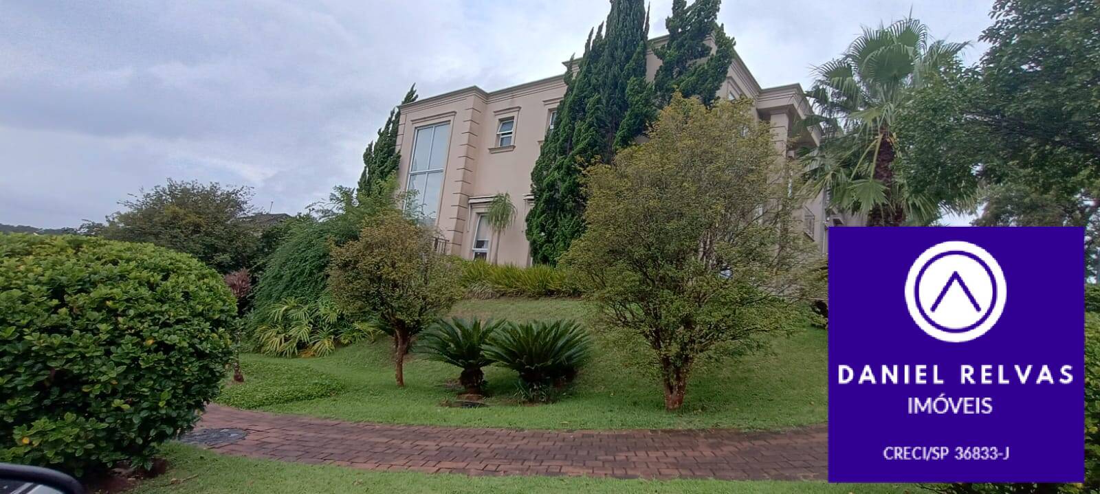 Casa à venda com 3 quartos, 530m² - Foto 1